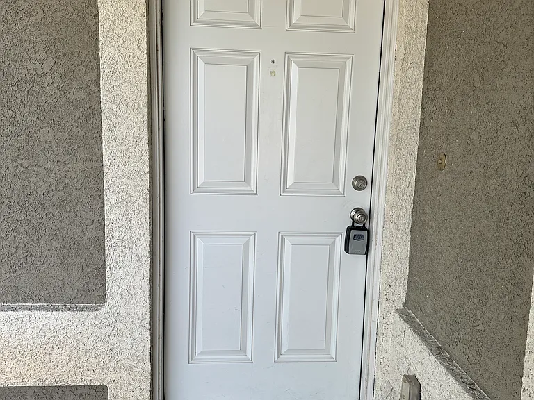 5604 Deodar Dr — Photo 2