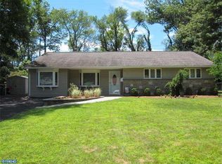 1060 Jeffrey Dr, Southampton, PA 18966