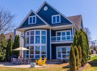 3201 Sylvester Dr, Hartland, WI 53029