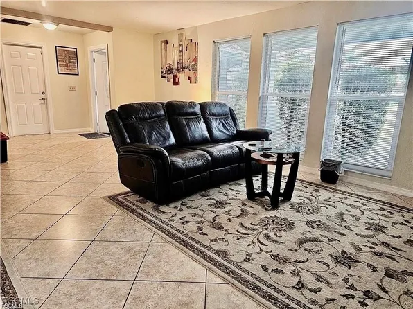 124 SE 31st St, Cape Coral, FL 33904