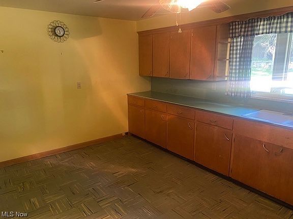 2nd image of 2962 Seikel Dr NE
