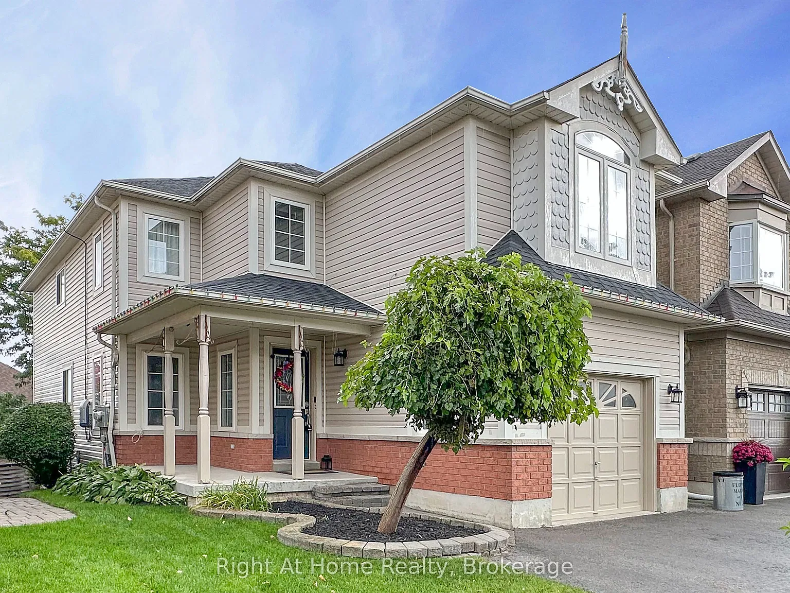 4 bed, $2,900 — Photo 2