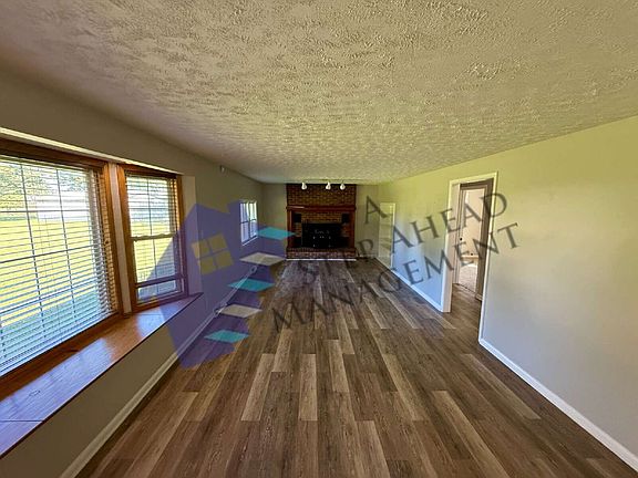 3rd image of 17626 Shady Nook Rd