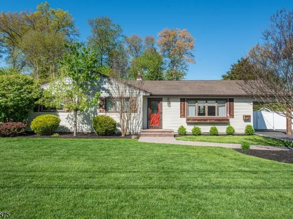 18 Evergreen Dr, Lincoln Park Boro, NJ 07035