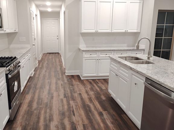 5th image of 619 Westfield Dr