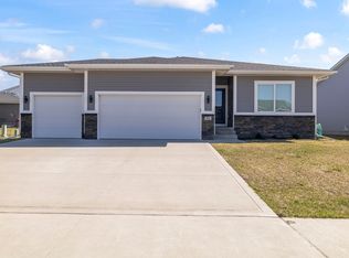 111 Landon Dr NW, Bondurant, IA 50035