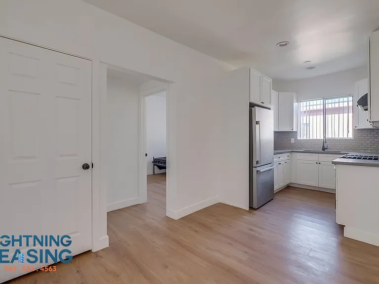 5312 Corteen Pl #16 — Photo 5