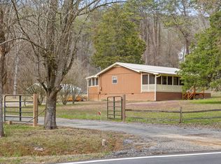 848 Back Valley Rd, Trenton, GA 30752