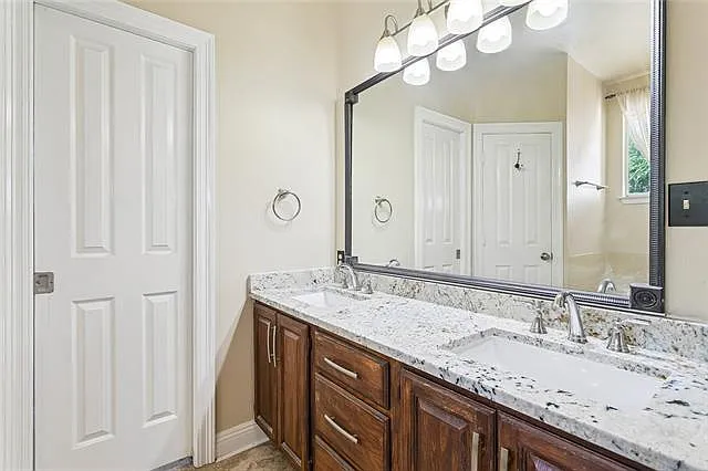 125 Leah Dr — Photo 11