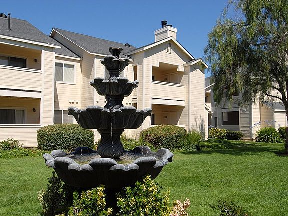 3rd image of 3925 Scenic Dr #673709158
