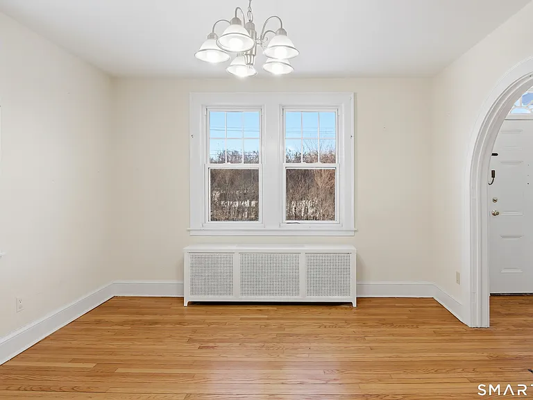 815 E Main St — Photo 13
