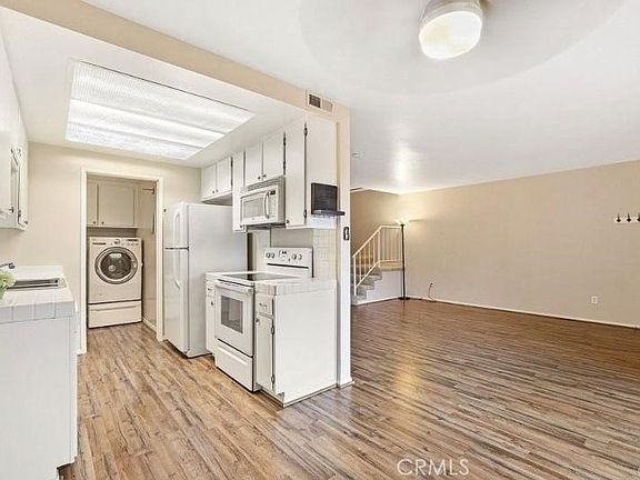 5th image of 801 Yankee Point Way