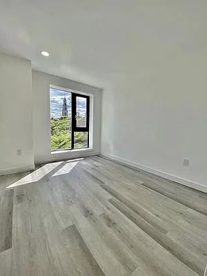 Sold by Momentum Real Estate LLC | media 24