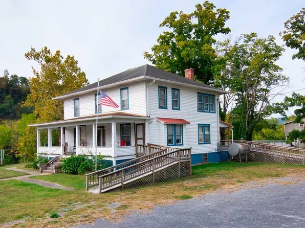 101 Davis St, Alderson, WV 24910