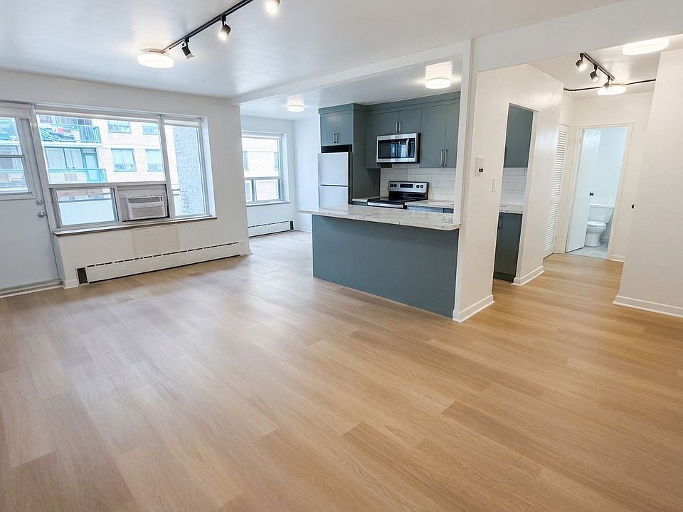 1st image of 420 Eglinton Ave E #204