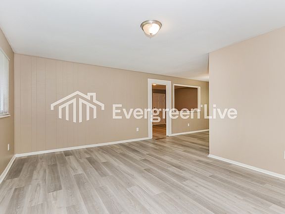 3rd image of 5512 Shady Oak St