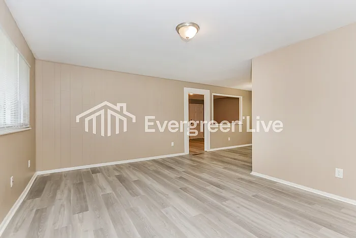 5512 Shady Oak St — Photo 3