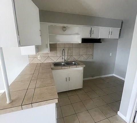 4th image of 500 E Craven Ave #2