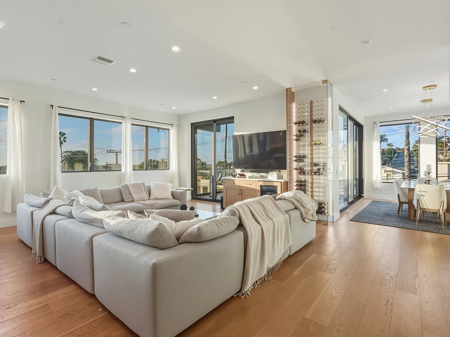 4 bed, 3000 sqft, $20,000 — Photo 4