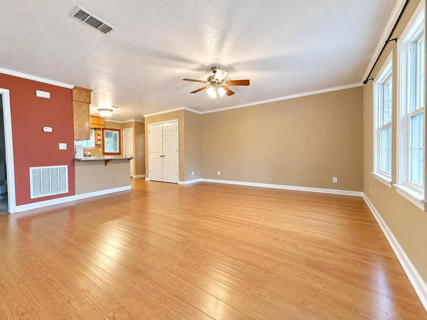 2 bed, 1.0 bath, 840 sqft, $1,500 — Photo 2