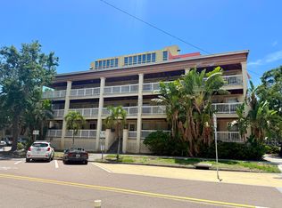 305 5th St S APT 9, Saint Petersburg, FL 33701