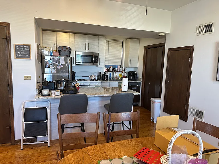 1362 W Crystal St #3F — Photo 3