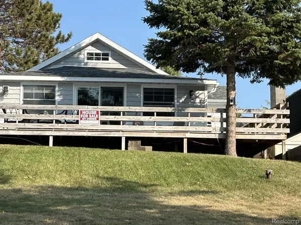 9409 Quincy Rd, Saint Helen, MI 48656