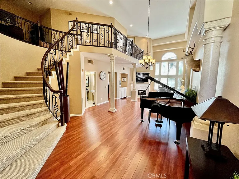 26465 La Traviata — Photo 3