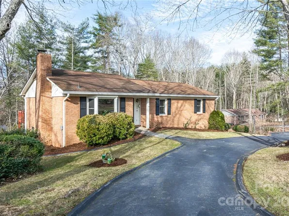 217 Park Ln, Hendersonville, NC 28791