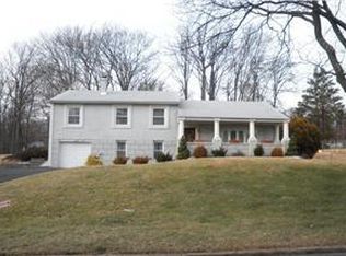 3224 Oak Rd, Huntingdon Valley, PA 19006