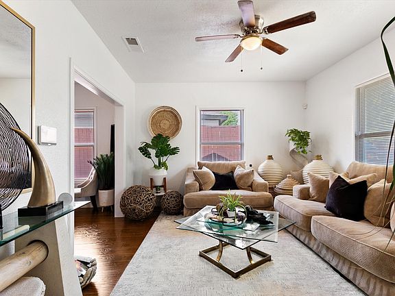 3rd image of 3024 Purington Ave