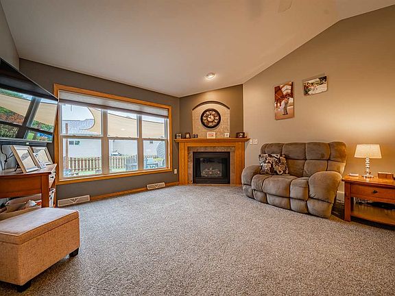 2nd image of 1552 Dalebrook Dr
