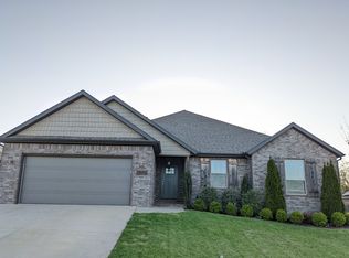 700 Hawthorn Way, Way, AR 72719