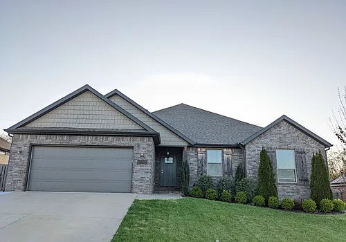 700 Hawthorn Way Photo 1