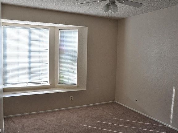 5th image of 11988 Suzanne Dr