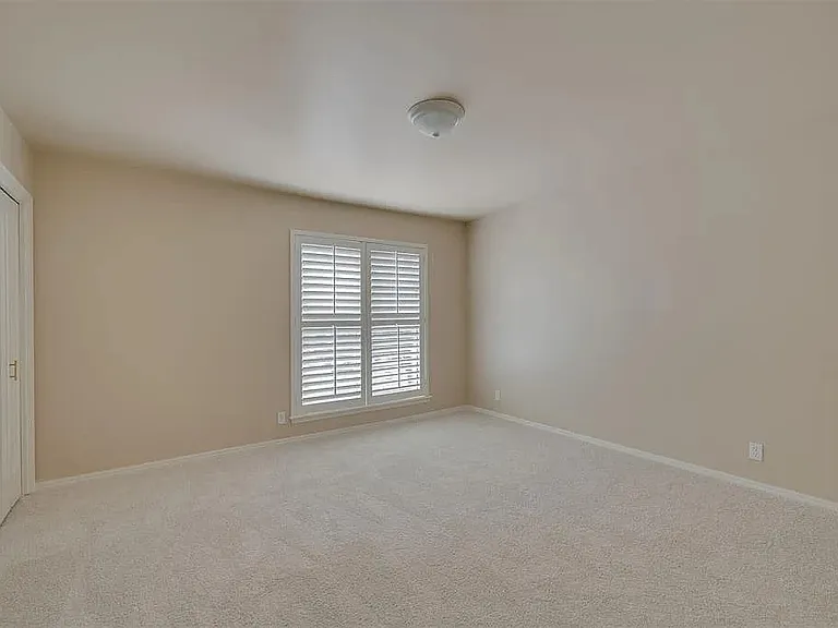 3057 W Wilshire Blvd — Photo 15