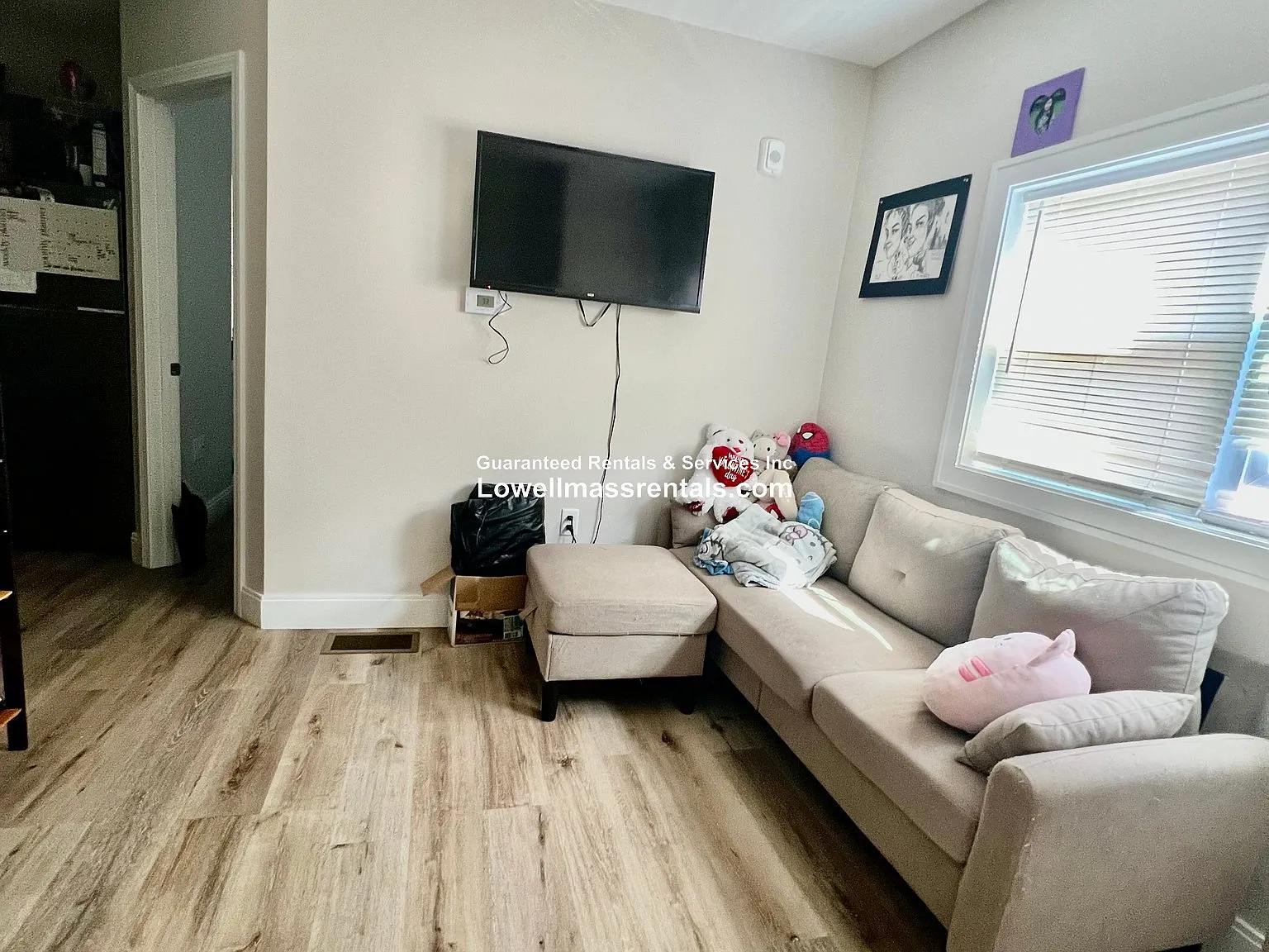 591 Broadway St — Photo 3