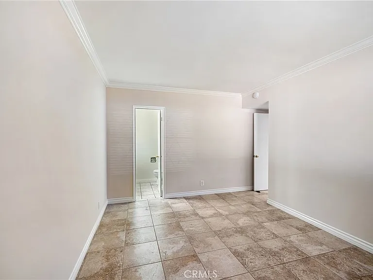 21816 Providencia St — Photo 14