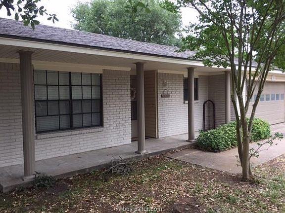 3rd image of 1101 Haines Dr