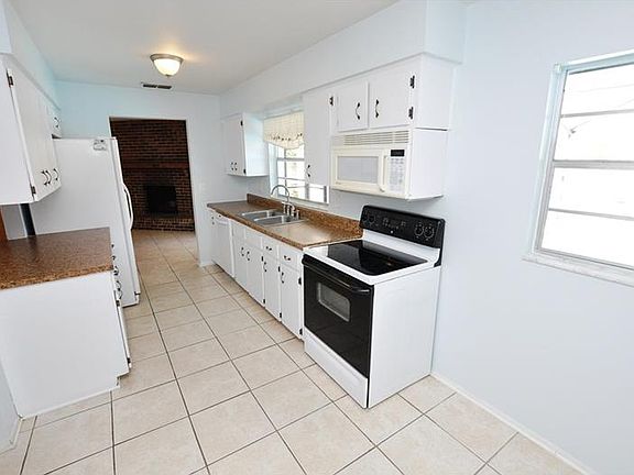 5th image of 1660 Harbor Way