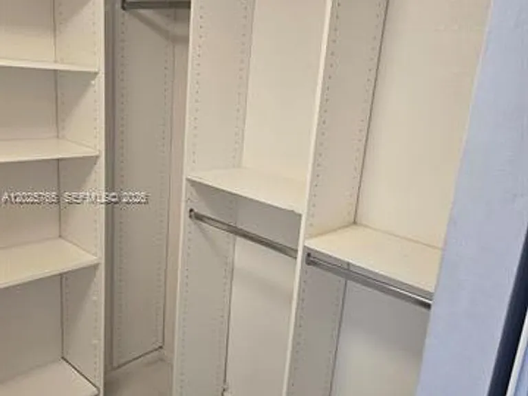 11111 Biscayne Blvd #17D — Photo 8