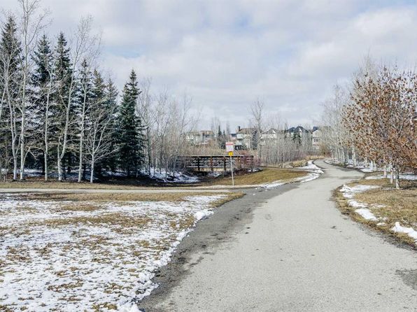 111 E Copperfield Ln SE, Calgary, AB T2Z 4S9