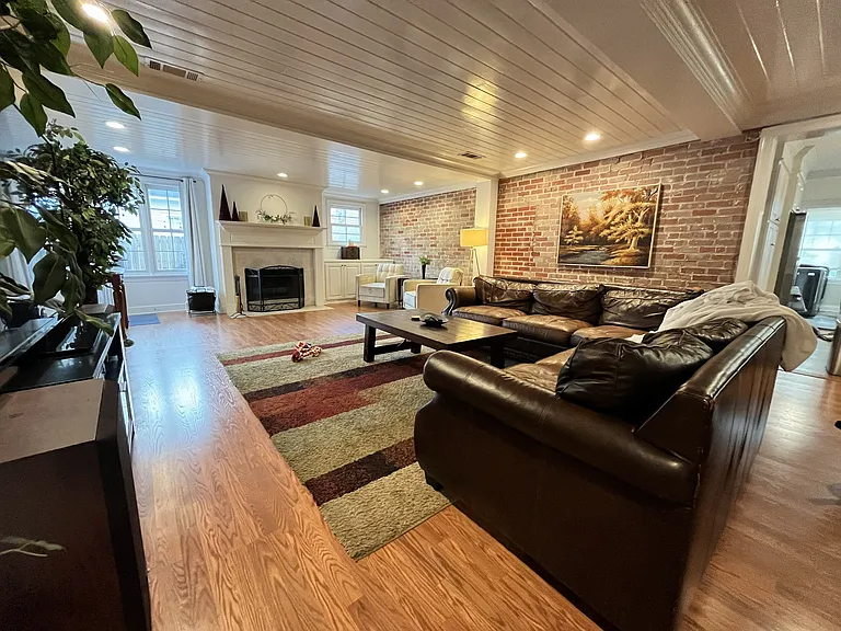 114 Lsu Ave — Photo 2