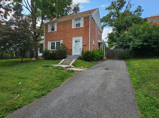 5423 McKinley St, Bethesda, MD 20817