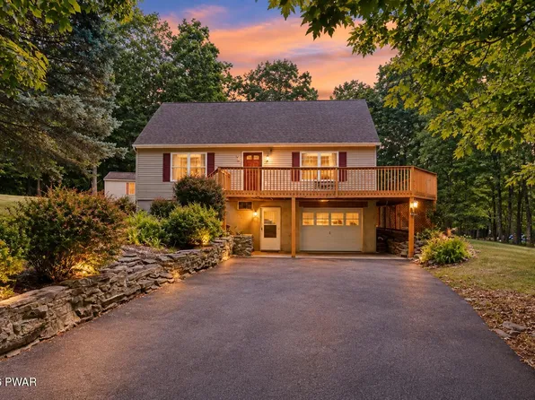 30 Juniper Way, Hawley, PA 18428