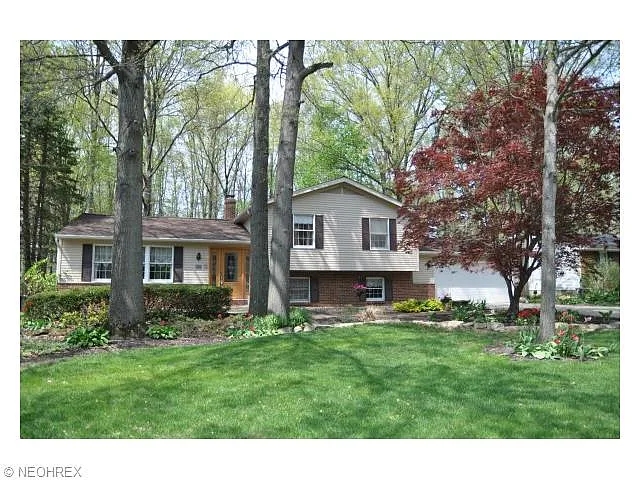 8873 Sherwood Dr NE photo 1