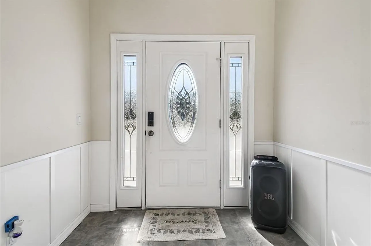 3 bed, 3.5 bath, 1922 sqft, $4,750 — Photo 3
