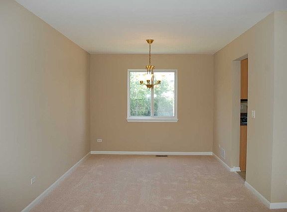 3rd image of 2641 Waterford Ln