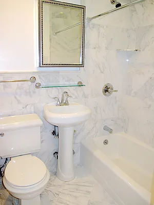 Rented by Salizzoni Realty | media 18