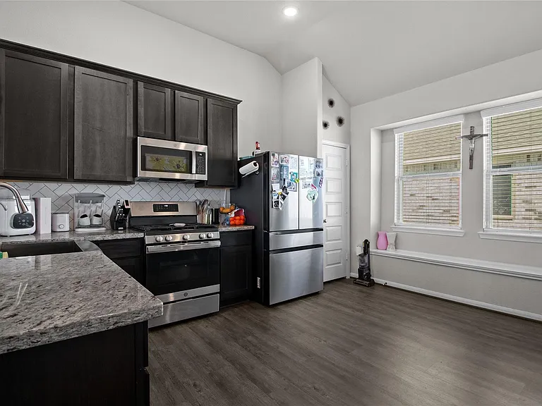 622 Little Cypress Ln — Photo 11